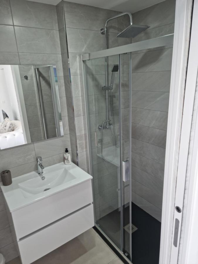 Apartamentos Elemar Free Luggage Storage Malaga Luaran gambar